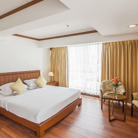 Silom City Hotel Бангкок Екстер'єр фото