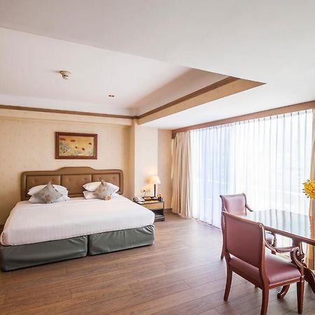 Silom City Hotel Бангкок Екстер'єр фото