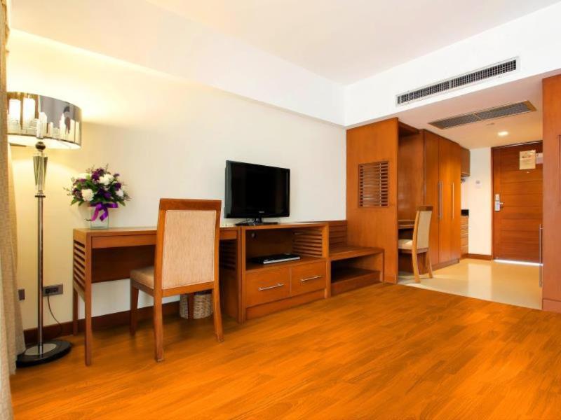Silom City Hotel Бангкок Екстер'єр фото
