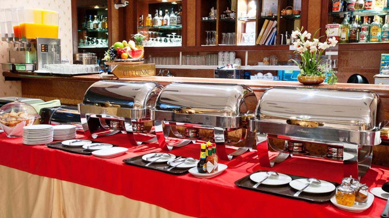 Silom City Hotel Бангкок Екстер'єр фото